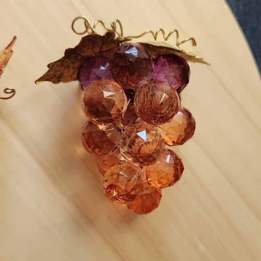 Lot of 7 Vintage MCM Acrylic Lucite Faceted Colored Grape Clusters with leafes